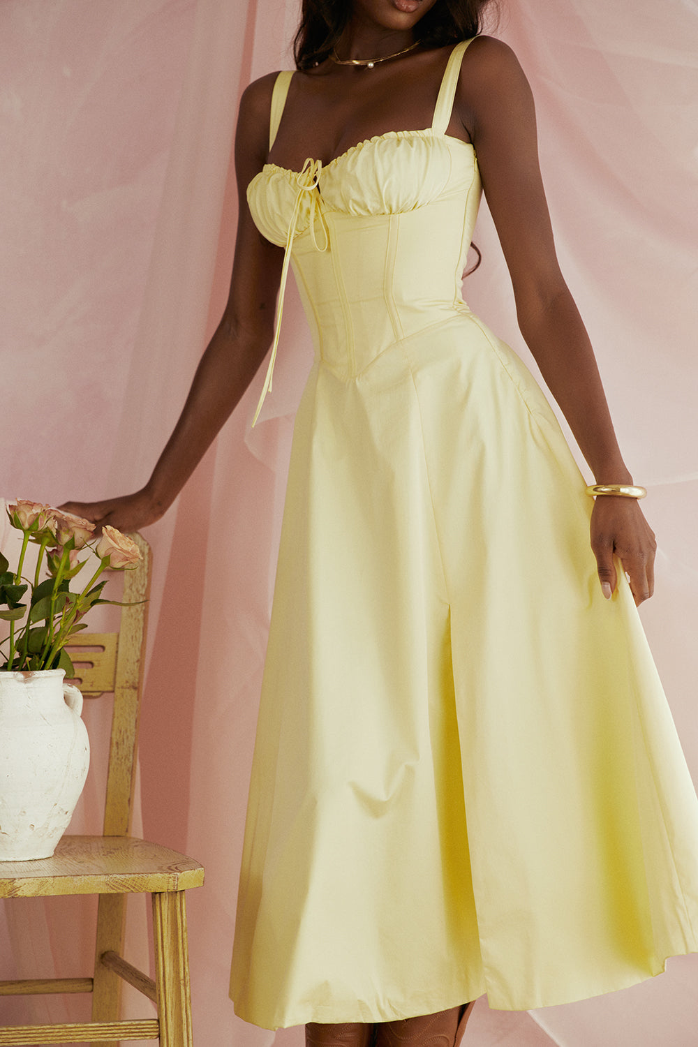 Carmen™ | Gele taille vormende midi-jurk