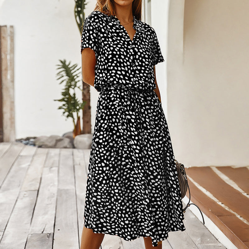 Emelia™ l V-hals jurk met stippen