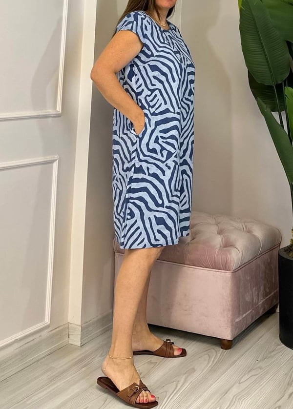 Nelia™ | Midi-jurk met zebraprint en ronde hals in Rayon