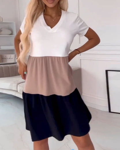 Seren™ | Casual jurk met korte mouwen en moderne ontwerp