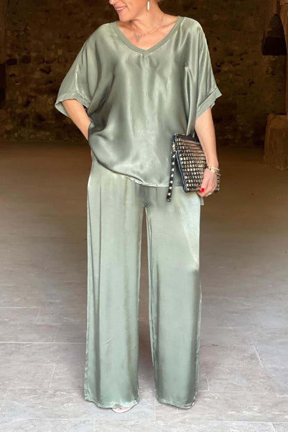 Lydia™| Elegante Satijnen V-hals en Broek Set