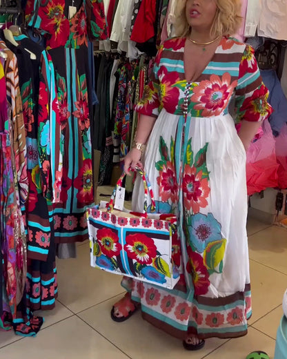 Vireli™ | Losse, casual bloemenjurk met diepe v-halslijn