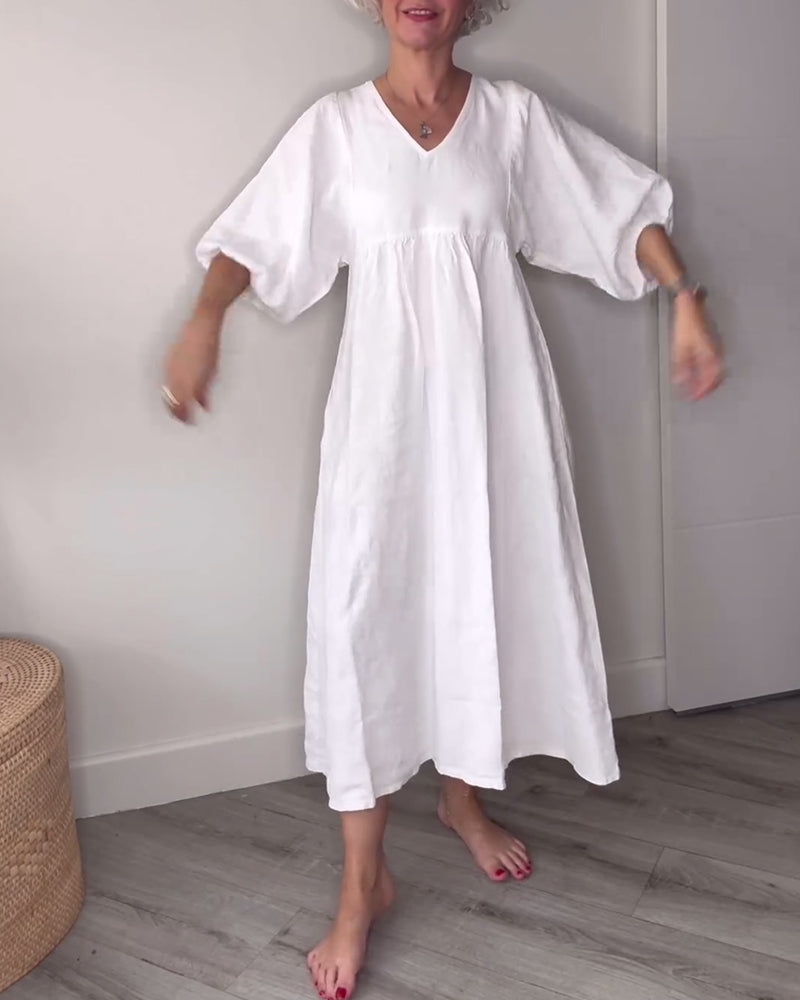 Minka™ | Minimalistische witte jurk met V-hals en korte mouwen
