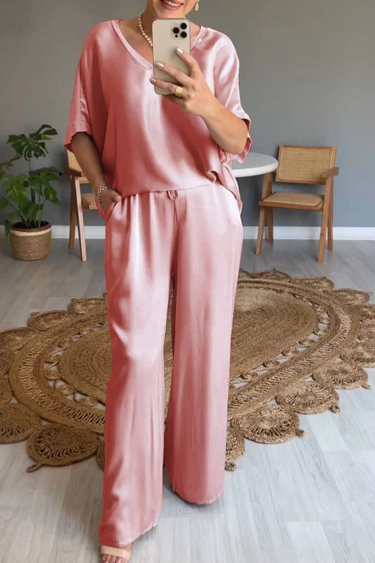 Lydia™| Elegante Satijnen V-hals en Broek Set