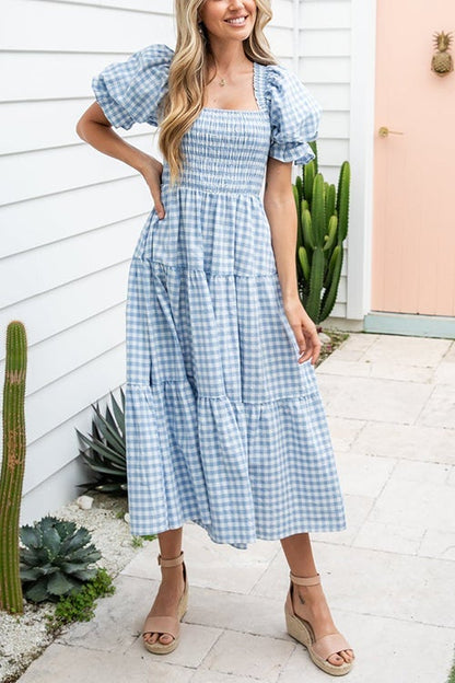 Pelia™ l Geruite Midi-jurk met vierkante hals en pofmouwen