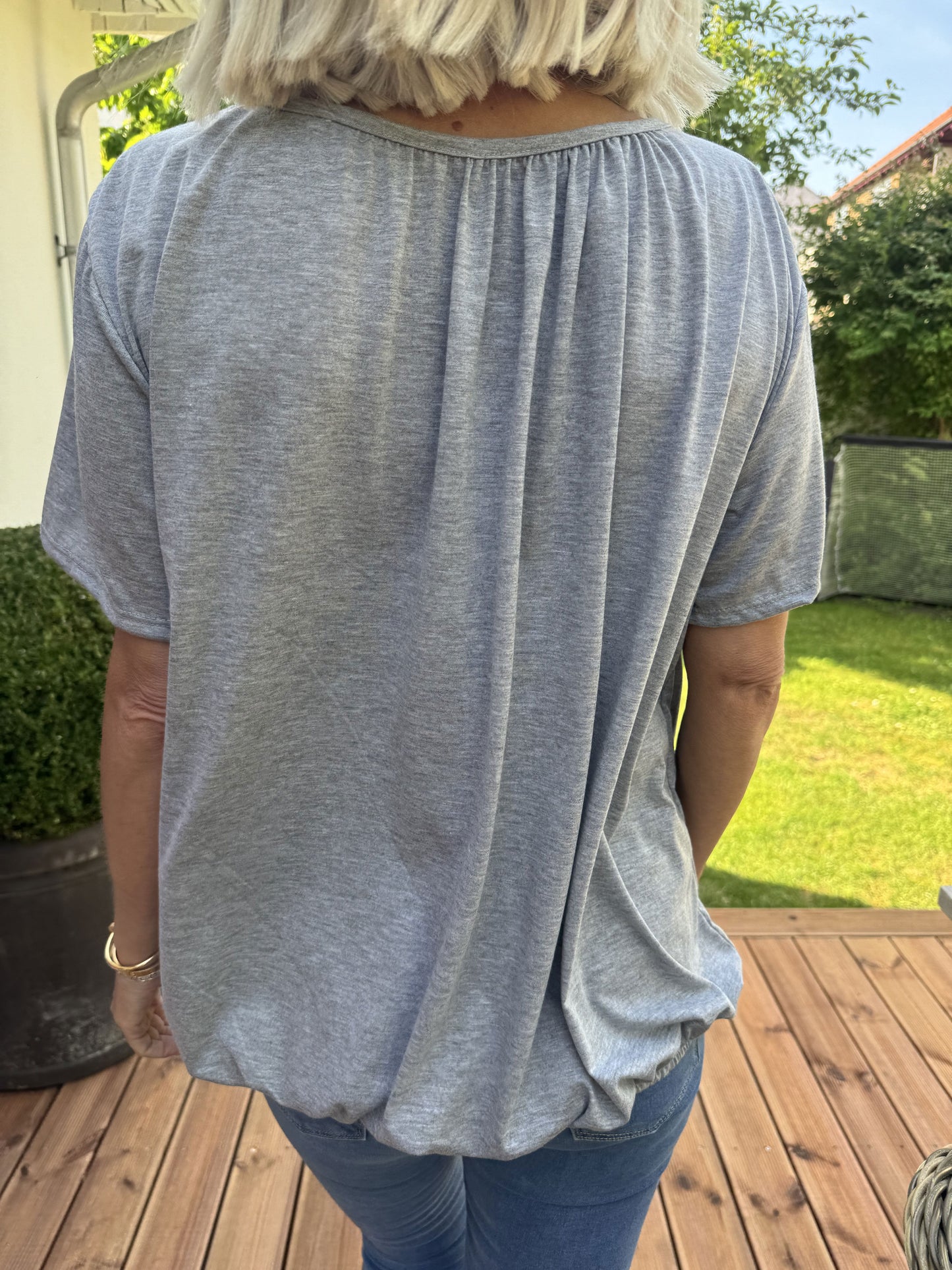 Siramo™  | Stijlvolle T-shirt met Elastieke Onderkant (1+1 GRATIS)