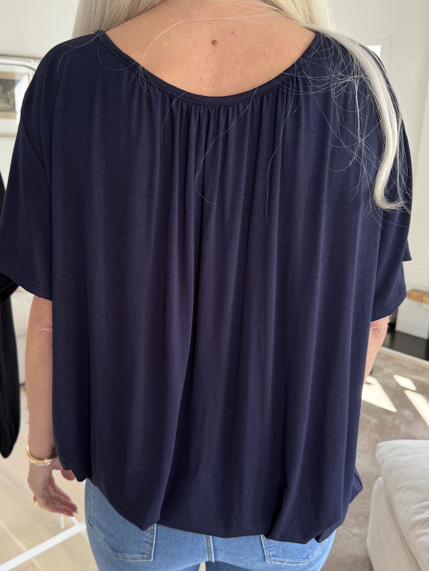 Siramo™  | Stijlvolle T-shirt met Elastieke Onderkant (1+1 GRATIS)