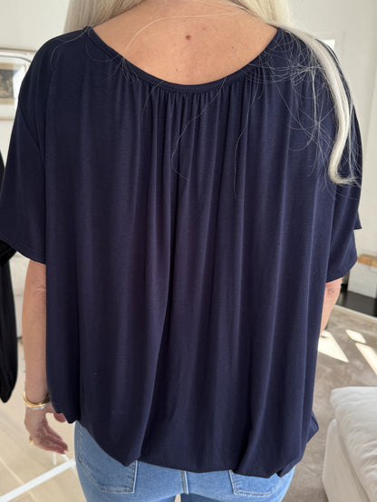 Siramo™  | Stijlvolle T-shirt met Elastieke Onderkant (1+1 GRATIS)