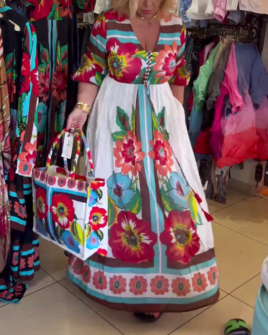 Vireli™ | Losse, casual bloemenjurk met diepe v-halslijn