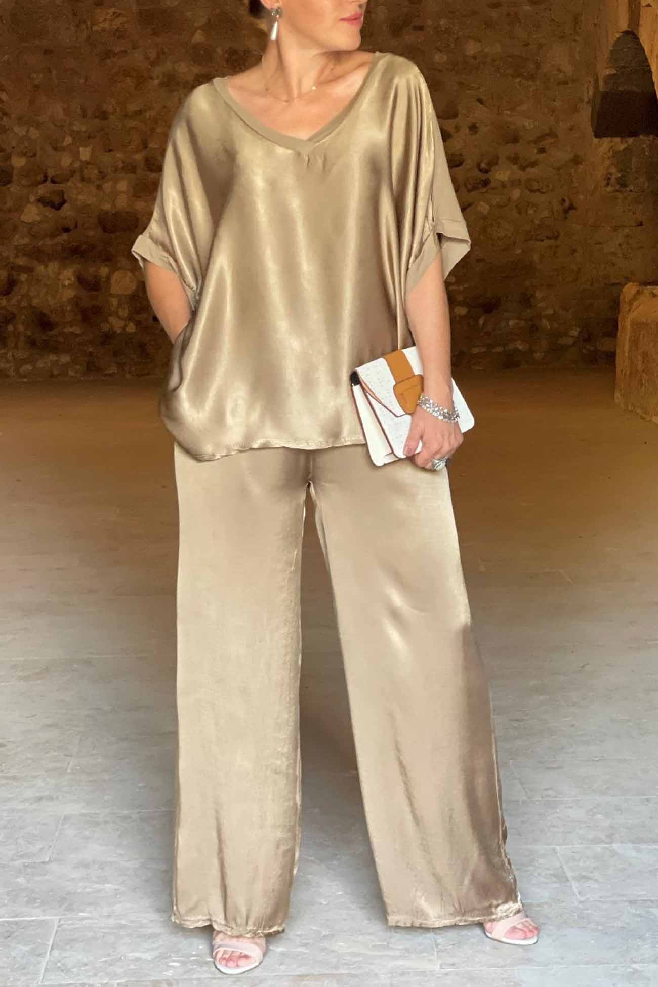 Lydia™| Elegante Satijnen V-hals en Broek Set
