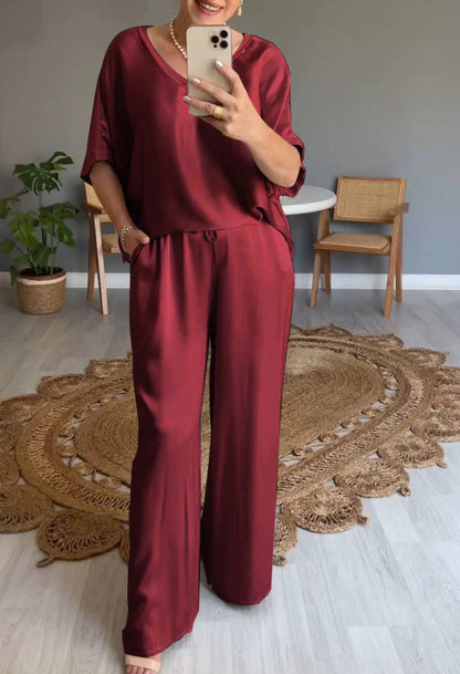 Lydia™| Elegante Satijnen V-hals en Broek Set