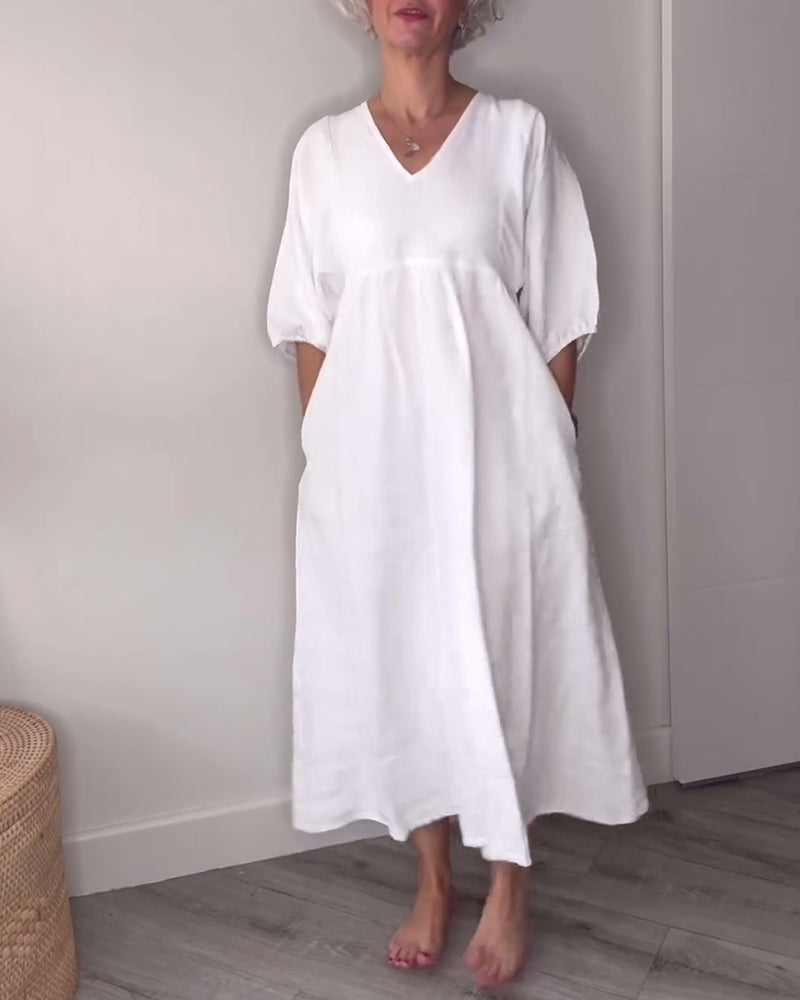 Minka™ | Minimalistische witte jurk met V-hals en korte mouwen